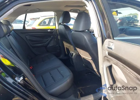 2010 Volkswagen Jetta Se z USA, uszkodzony, nr VIN 3VWRX7AJ2AM060635